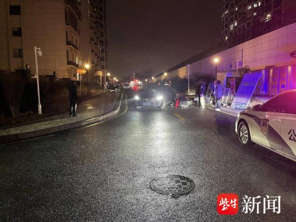 驾车出地下车库,视线受阻迎头撞上电动车 驾车出地下车库,视线受阻迎头撞上电动车