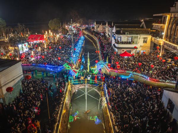 浙江宁海:正月十八行大龙 浙江宁海:正月十八行大龙