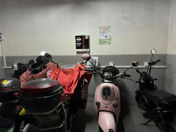 上海一小区电动自行车起火！已有74个小区被开整改单，发现隐患1200余处