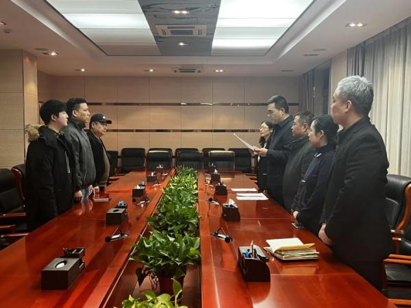 出租车随意外租成“套路购”工具  西安两辆出租车被收回经营权