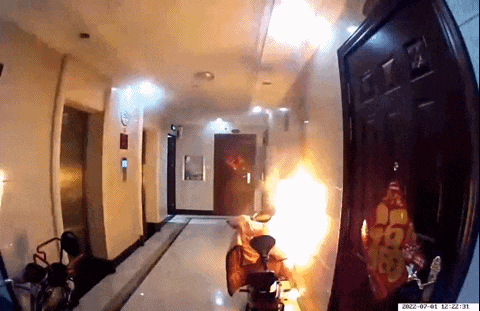 电动车上的挡风被很危险!消防紧急提醒! 电动车上的挡风被很危险!消防紧急提醒!