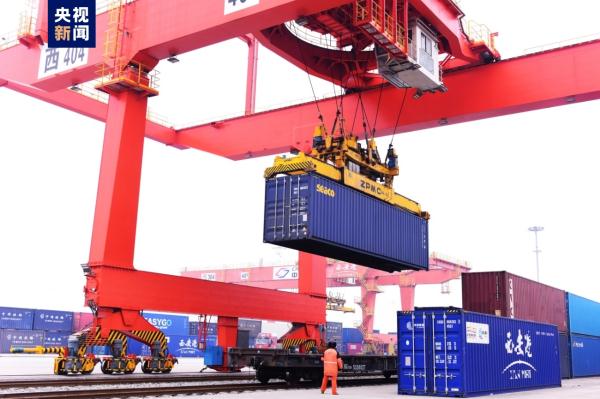首次服务中欧班列开行 哈萨克斯坦西安码头正式投运 首次服务中欧班列开行 哈萨克斯坦西安码头正式投运