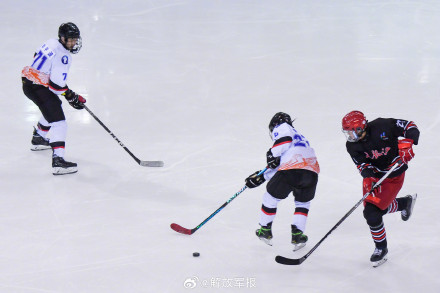 十四冬冰球项目青年男子组决赛黑龙江队摘得金牌