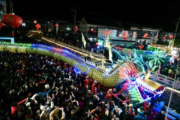 浙江宁海:正月十八行大龙 浙江宁海:正月十八行大龙