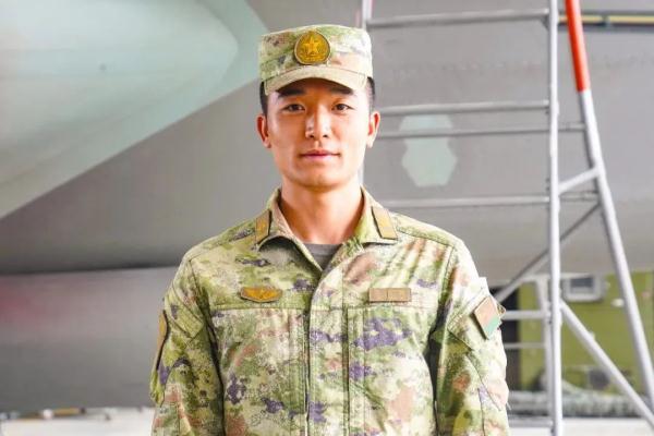 “这是军人的本能！”他们向险而行，挺身而出