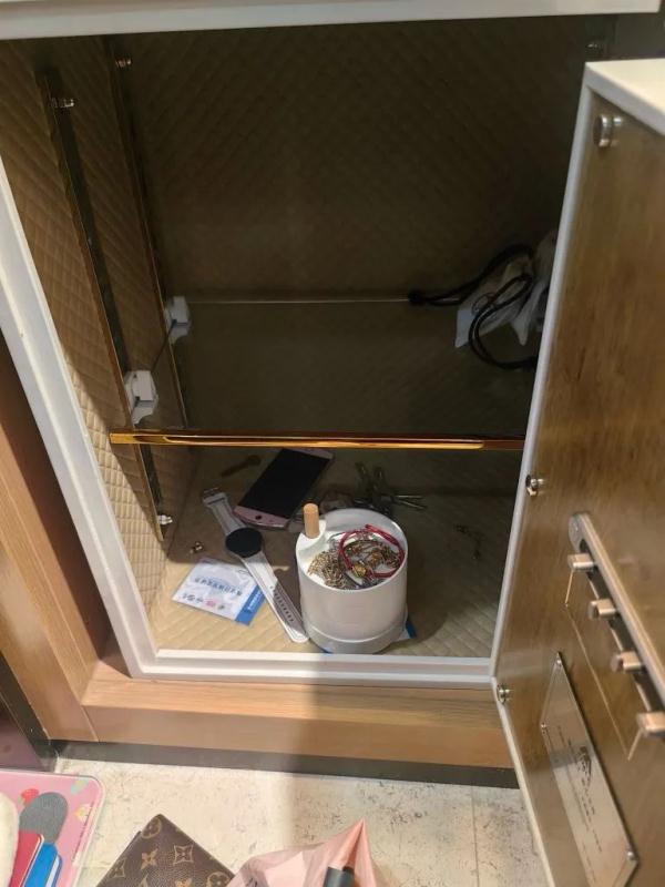 140万手表! 15块金条!不见了!原因是...... 140万手表! 15块金条!不见了!原因是......