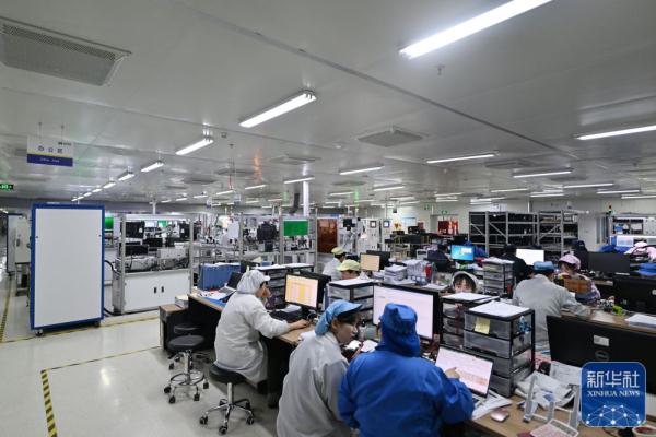 “双城记”里看发展