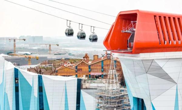 上海百米高空出现户外缆车?网友:已经当了好几年“监工” 上海百米高空出现户外缆车?网友:已经当了好几年“监工”