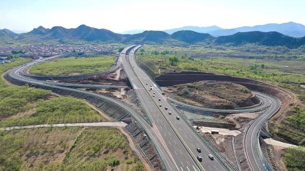 轨道上的京津冀，飞驰提速！
