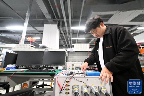 “双城记”里看发展