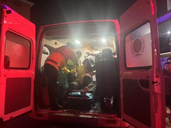 孕妇临产遇凝冻封路，高速交警紧急护送打通“生命线”