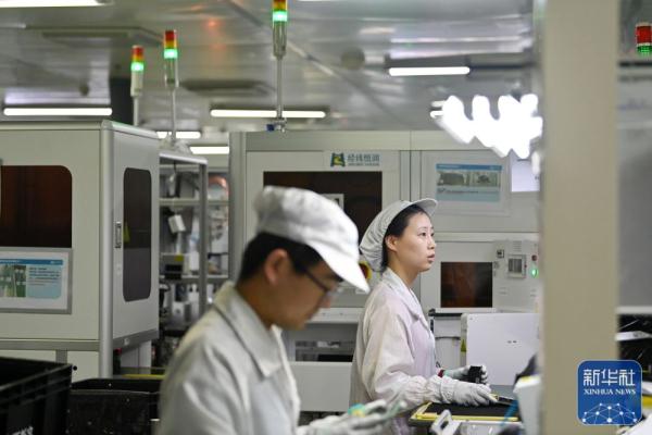 “双城记”里看发展