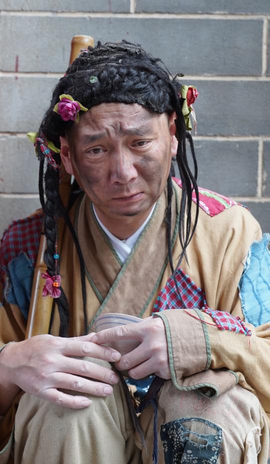 清明上河园的“小乞丐”因长胖走红:投喂的人太多,其实没长胖 清明上河园的“小乞丐”因长胖走红:投喂的人太多,其实没长胖