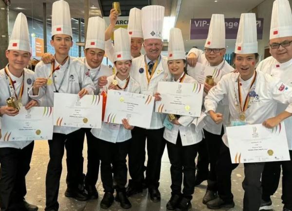 帅炸!小伙拿下世界级金牌,网友:因为他多认识了一个字 帅炸!小伙拿下世界级金牌,网友:因为他多认识了一个字