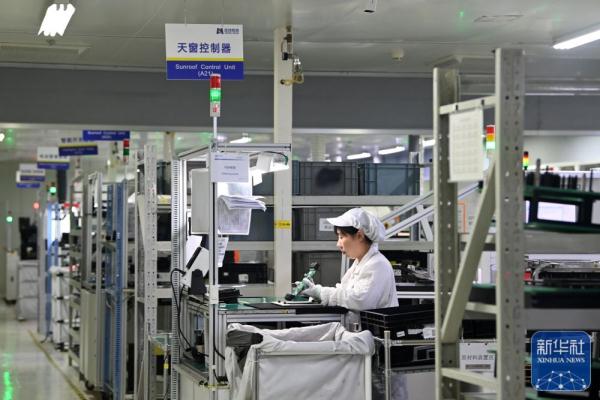 “双城记”里看发展