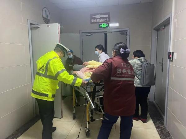 孕妇临产遇凝冻封路，高速交警紧急护送打通“生命线”