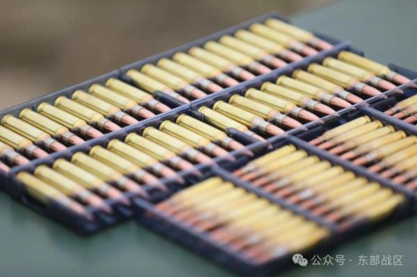 1秒精准射击500米外靶标！看狙击手是怎样练成的→