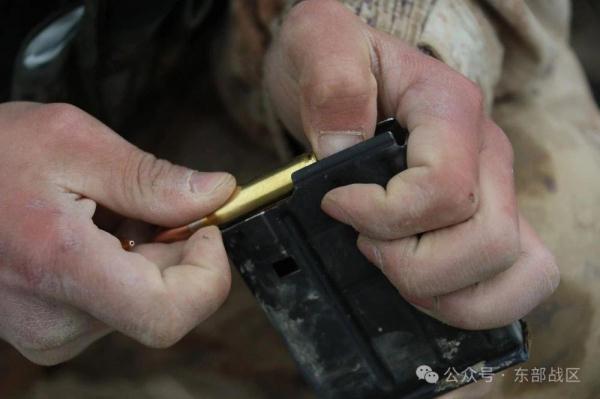 1秒精准射击500米外靶标！看狙击手是怎样练成的→