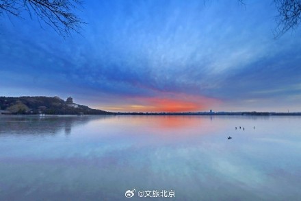 颐和园朝霞绚丽如诗如画