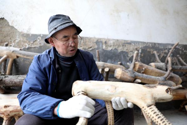 “丑凳子”缘何一凳难求