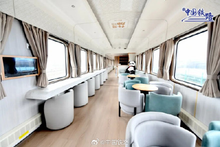 新涂装熊猫专列即将上线 新涂装熊猫专列即将上线