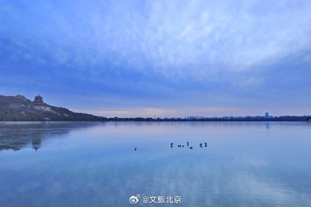 颐和园朝霞绚丽如诗如画