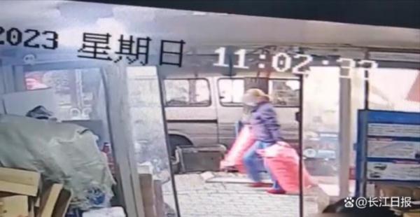 10元3副耳钉遭遇“仅退款”,驱车千里寻买家!卖家:就为了争口气… 10元3副耳钉遭遇“仅退款”,驱车千里寻买家!卖家:就为了争口气…