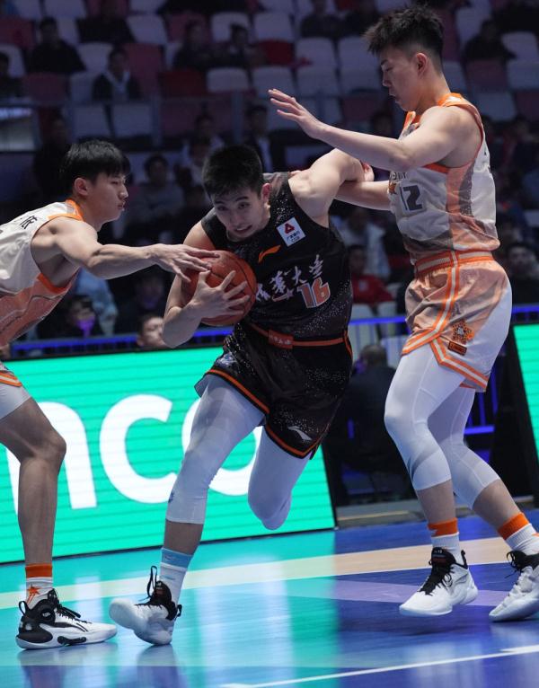 CBA全明星赛星锐赛 | 清华大学队胜星锐一年级队