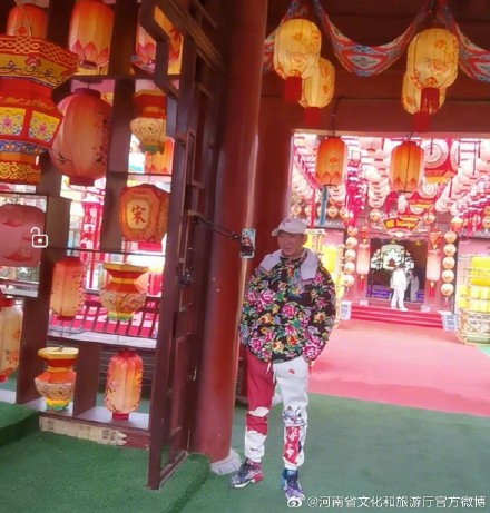 清明上河园顶流乞丐回应破碎感演技