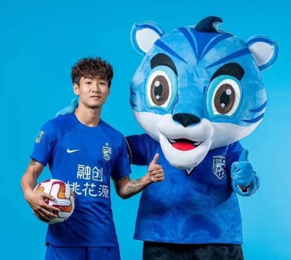 韦世豪，拟保送华科大！昨晚上演成都蓉城首秀
