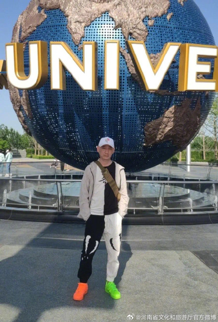 清明上河园顶流乞丐回应破碎感演技