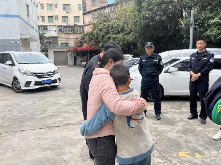 男童躲无人宿舍5天垃圾桶里找吃的，被找回后强调已在网游中学会野外生存