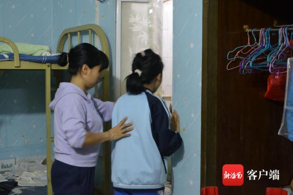 “妈妈别哭了,我还能听到鸟儿在叫......” “妈妈别哭了,我还能听到鸟儿在叫......”