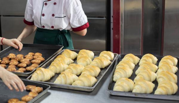 宁可扔掉也不打折!网友:难怪越卖越贵! 宁可扔掉也不打折!网友:难怪越卖越贵!