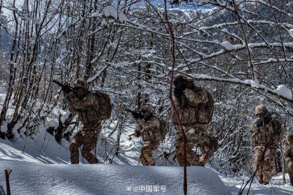 雪地突击！直击侦察兵高原作战考核现场