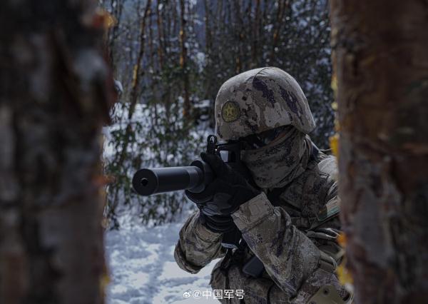 雪地突击！直击侦察兵高原作战考核现场