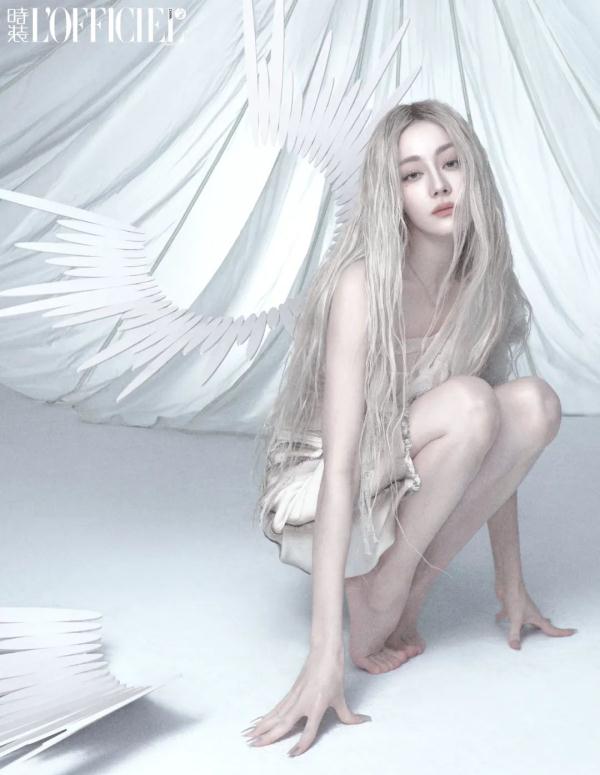 冲上热搜！知名女星这个动作火了，超多人跟风！医生紧急提醒