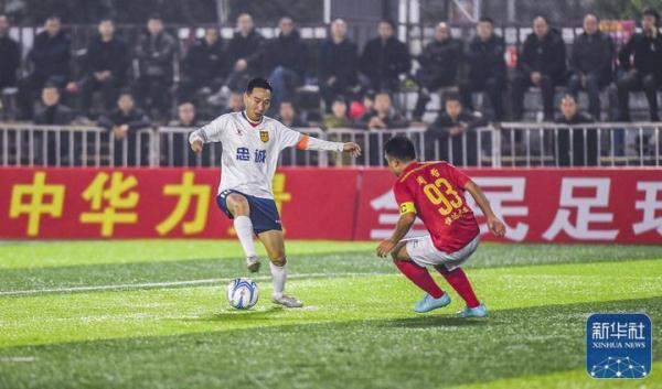 贵州“村超”,“洋观众”也深深着迷 贵州“村超”,“洋观众”也深深着迷