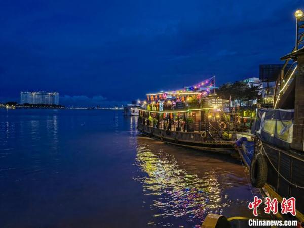 柬埔寨旅游升温 中国游客青睐湄公河泛舟