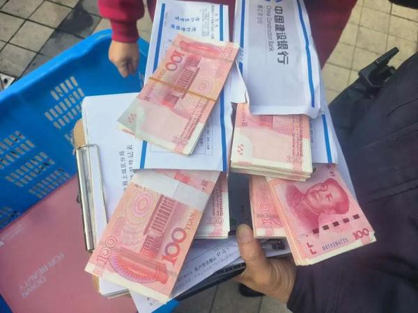 嘘寒问暖?关怀备至?杭州女子以为遇见了真爱,却差点被... 嘘寒问暖?关怀备至?杭州女子以为遇见了真爱,却差点被...