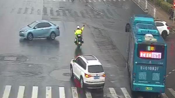 争分夺秒,“警”急救助 争分夺秒,“警”急救助