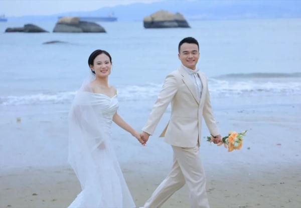 恭喜！从战友到夫妻，他们结婚了！