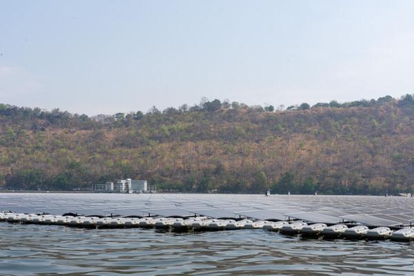 中企承建泰国水面漂浮光伏电站项目并网发电 中企承建泰国水面漂浮光伏电站项目并网发电