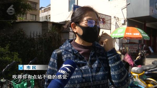 后怕!高速上,风筝线切开小货车后视镜,驾驶室里的他…… 后怕!高速上,风筝线切开小货车后视镜,驾驶室里的他……