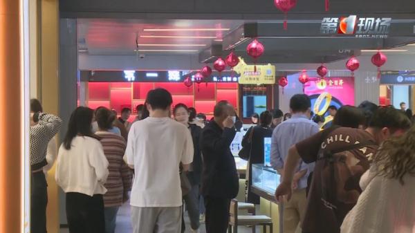 涨涨涨,创历史新高!年轻人成消费主力 涨涨涨,创历史新高!年轻人成消费主力