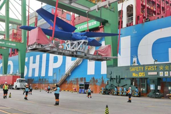 700架次!零缺陷!“空客”大块头,他们这样来装卸…… 700架次!零缺陷!“空客”大块头,他们这样来装卸……