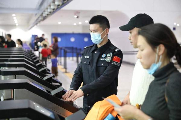 春运期间广州边检总站出入境旅客超140万人次