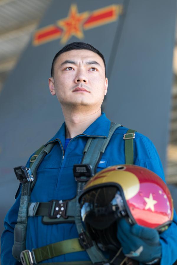 中国金头盔飞行员名单图片