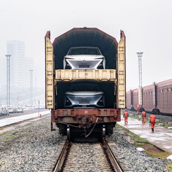 重庆中欧班列2023年整车出口突破11万台 重庆中欧班列2023年整车出口突破11万台