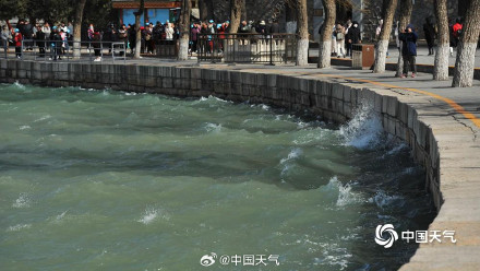 颐和园昆明湖大风下吹出大海的感觉